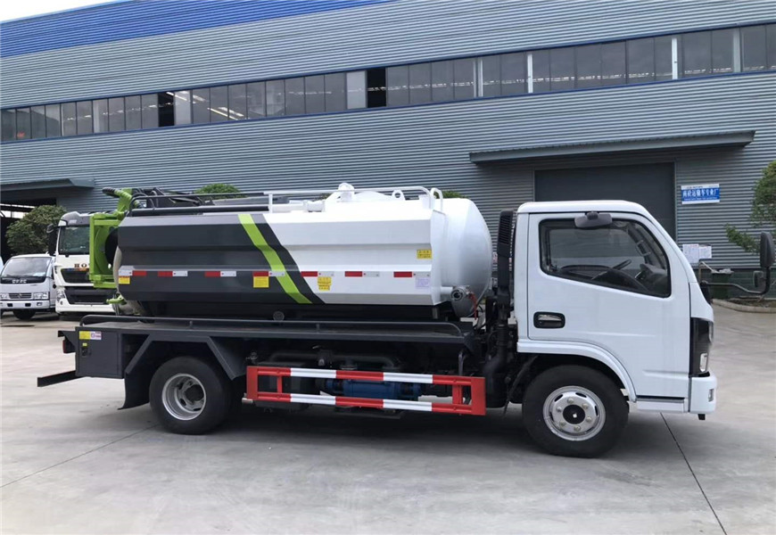 東風(fēng)小多利卡清洗吸污車(chē)圖片