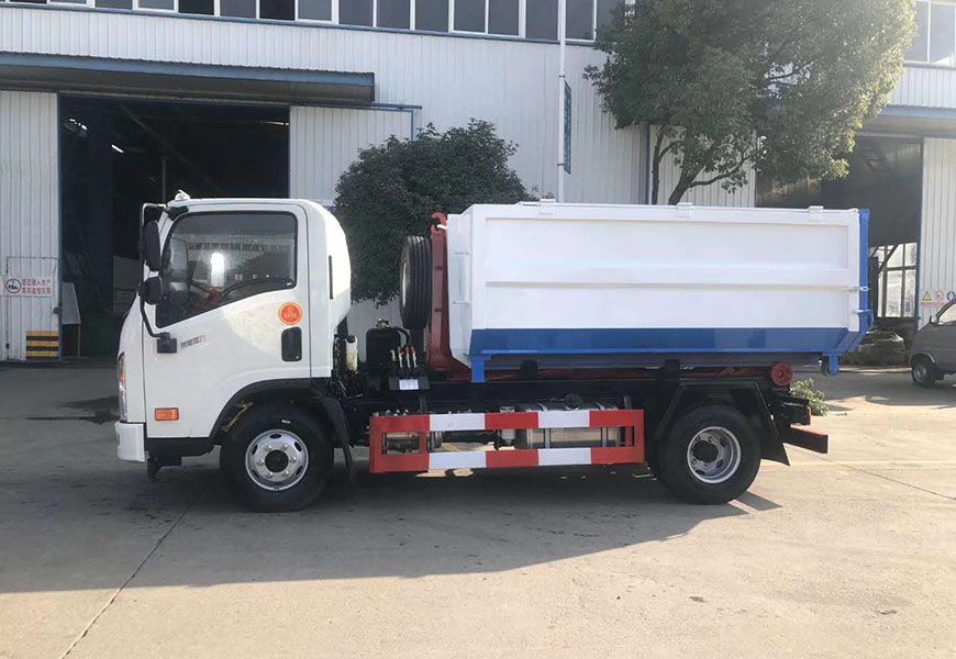 大運(yùn)藍(lán)牌6方勾臂垃圾車(chē)圖片