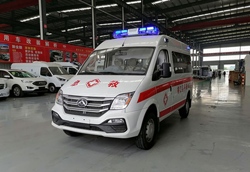 國(guó)六大通V80短軸中頂救護(hù)車