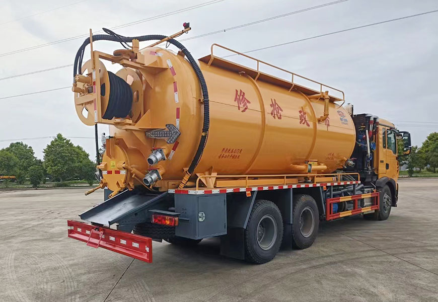 國(guó)六江鈴順達(dá)清洗吸污車(chē)圖片