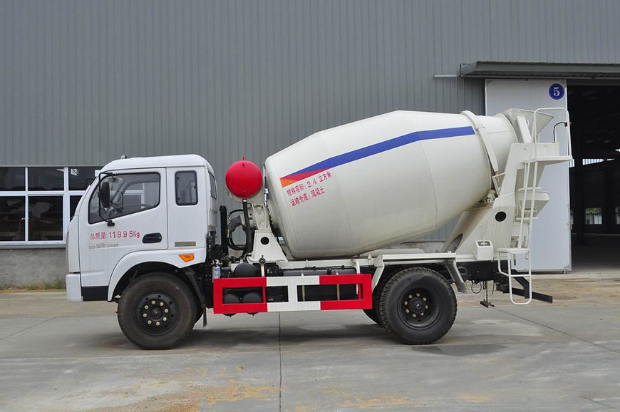 現(xiàn)代南駿5方攪拌車(chē)