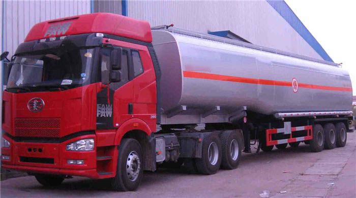 中國(guó)油罐車(chē)市場(chǎng)發(fā)展方向: